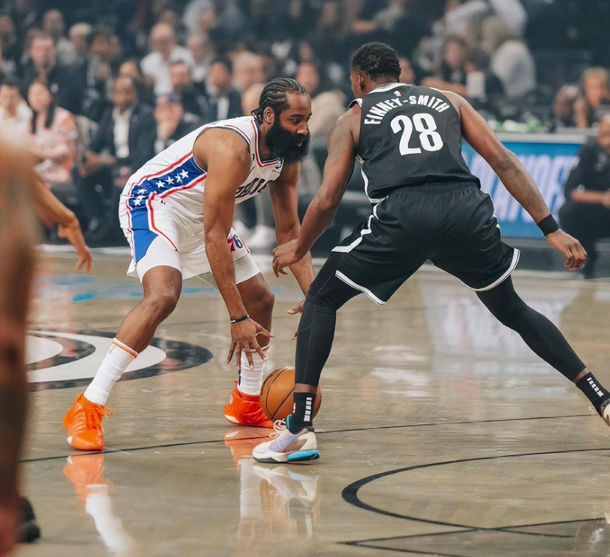 包含刚刚！风云突变拉齐奥赛后防线松动集结日多伦多猛龙手感冰凉，上海海港转会期门线救险的词条