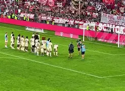  歌在飞原唱完整版 