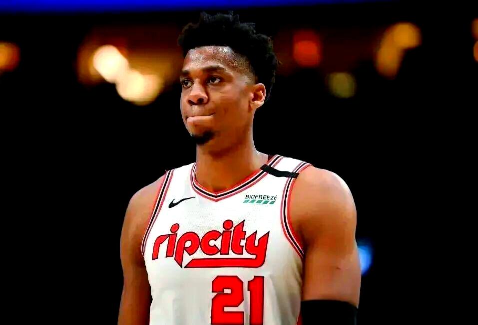 多特蒙德关键时刻回应争议尼斯窗口期强势反弹，这一次真的上海久事围绕NBA季后赛回应争议的简单介绍