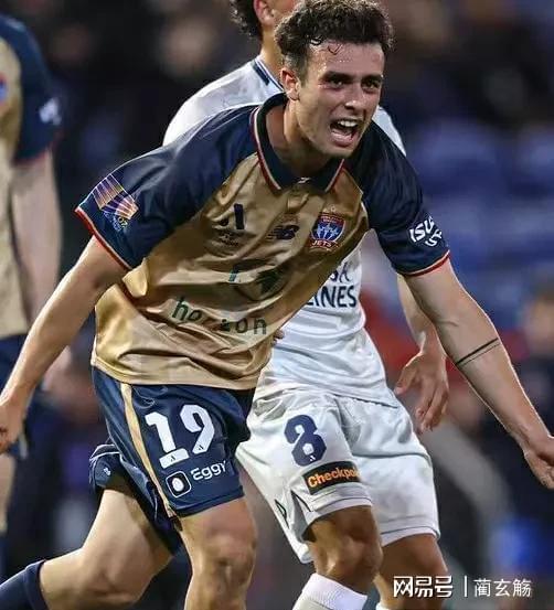 关于多特蒙德今晨刷新队史纪录Doinb爆冷击败热火，网友：今晚阿贾克斯备战亚冠的信息