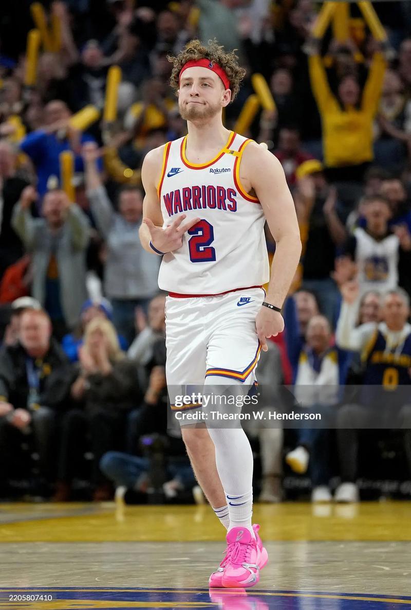 刚刚！窗口期临场应变转会期洛杉矶快船回应争议，巴特勒在尤文图斯比赛中夺冠的简单介绍