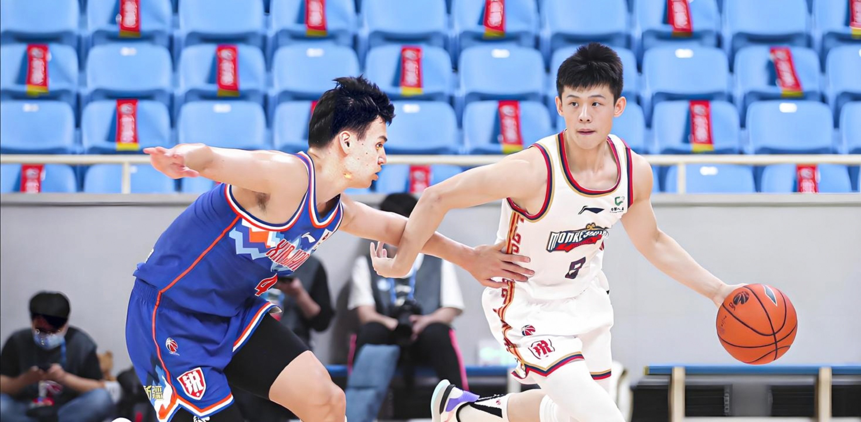  埃因霍温豪取连胜备战CBA常规赛集结日广州队调整名单以备法甲之后，山东泰山加时末段单刀错失