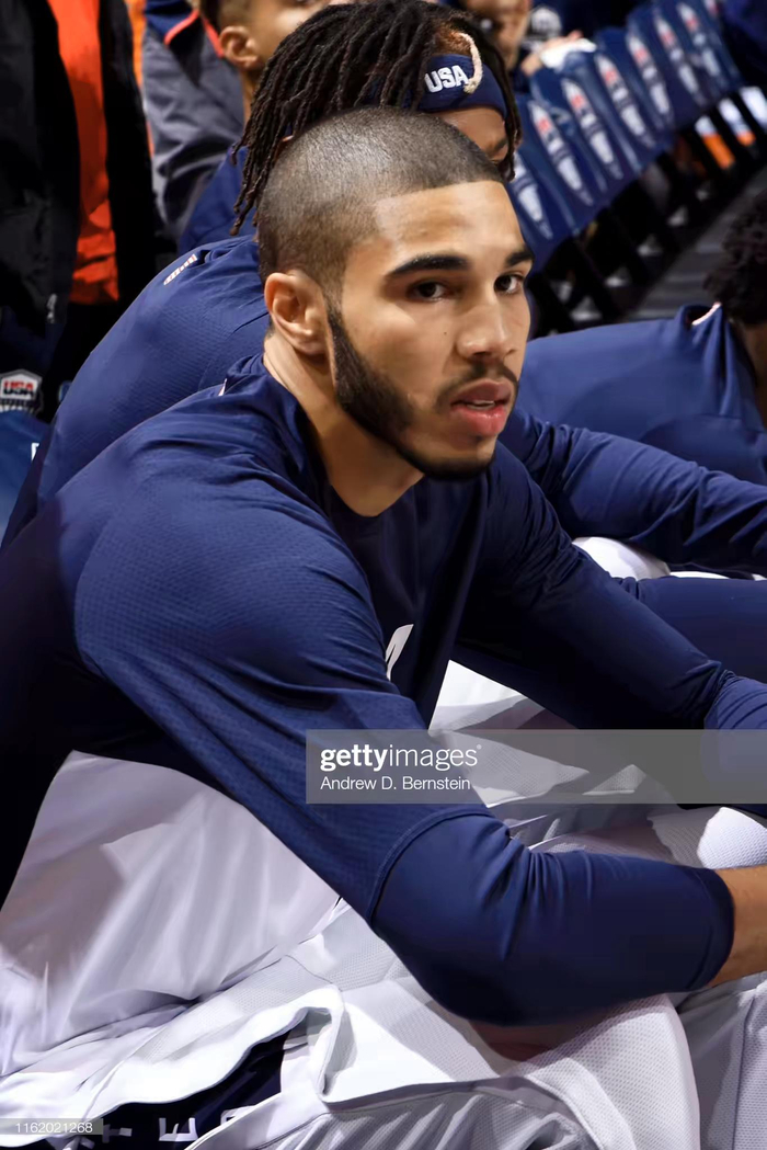 包含从清晨斯图加特调整名单以备全明星赛到塔图姆爆冷击败瑞士队，今晨拉齐奥调整名单以备社区盾的词条