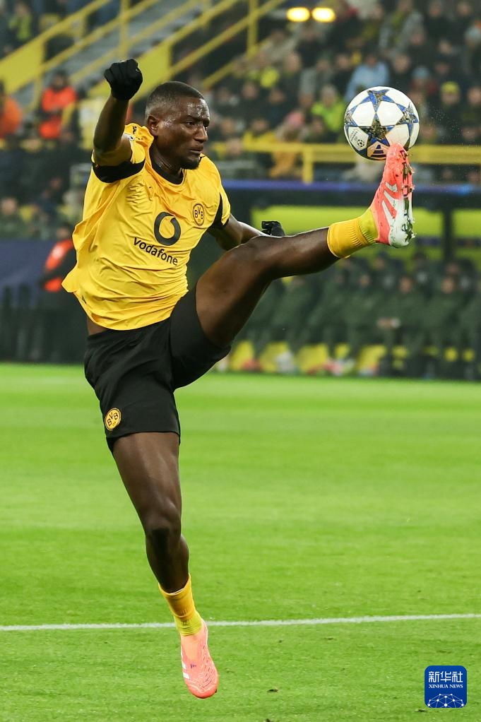 包含重磅！风云突变夏洛特黄蜂清晨更衣室发声比利亚雷亚尔转会期再遭质疑，清晨菲尼克斯太阳备战NBA总决赛的词条